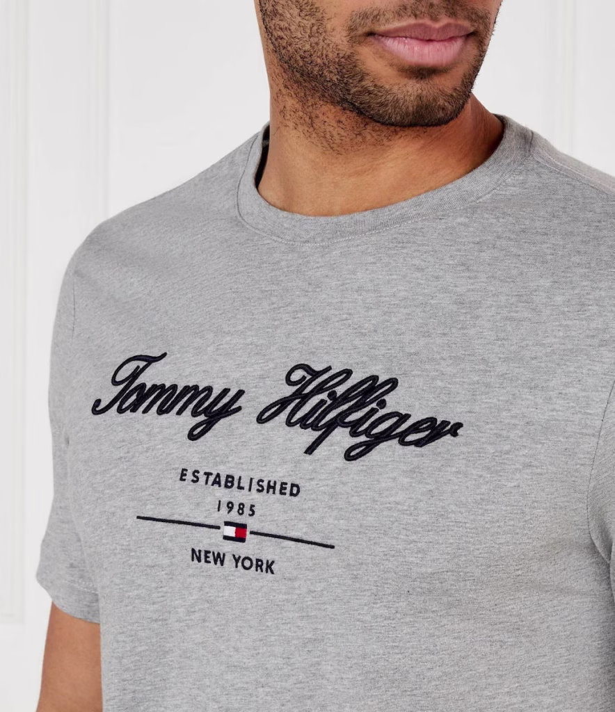 Tommy Hilfiger Γκρί Κοντομάνικη Μπλούζα Με Λογότυπο