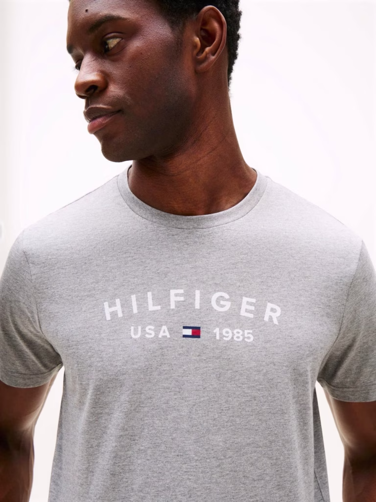 Tommy Hilfiger Γκρι T-shirt με λευκά γράμματα